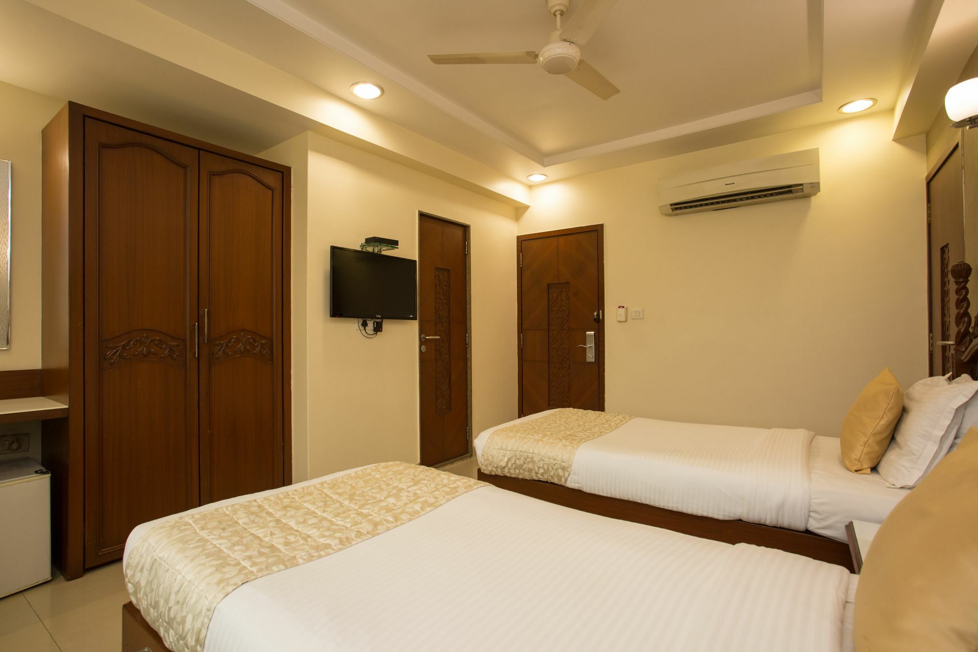 Oyo 10007 Hotel Grace Residency Mumbai Kültér fotó
