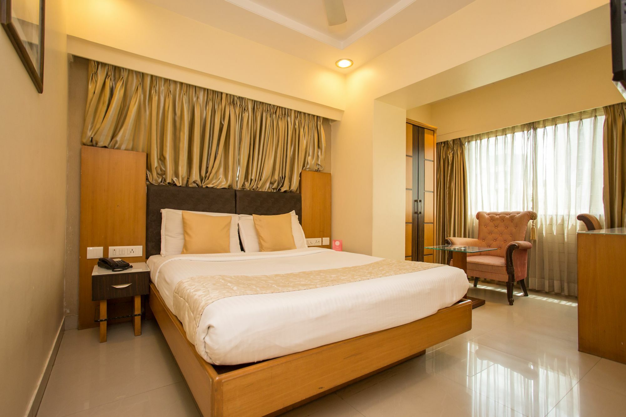Oyo 10007 Hotel Grace Residency Mumbai Kültér fotó